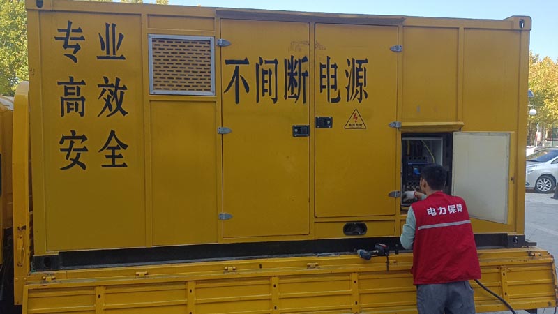南朗镇柴油发电机组和UPS电源配合使用时，如何避免切换过程中的电力中断？